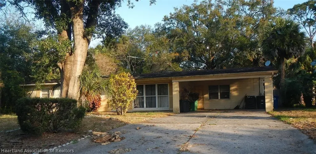 1835 Albert Lee Pkwy