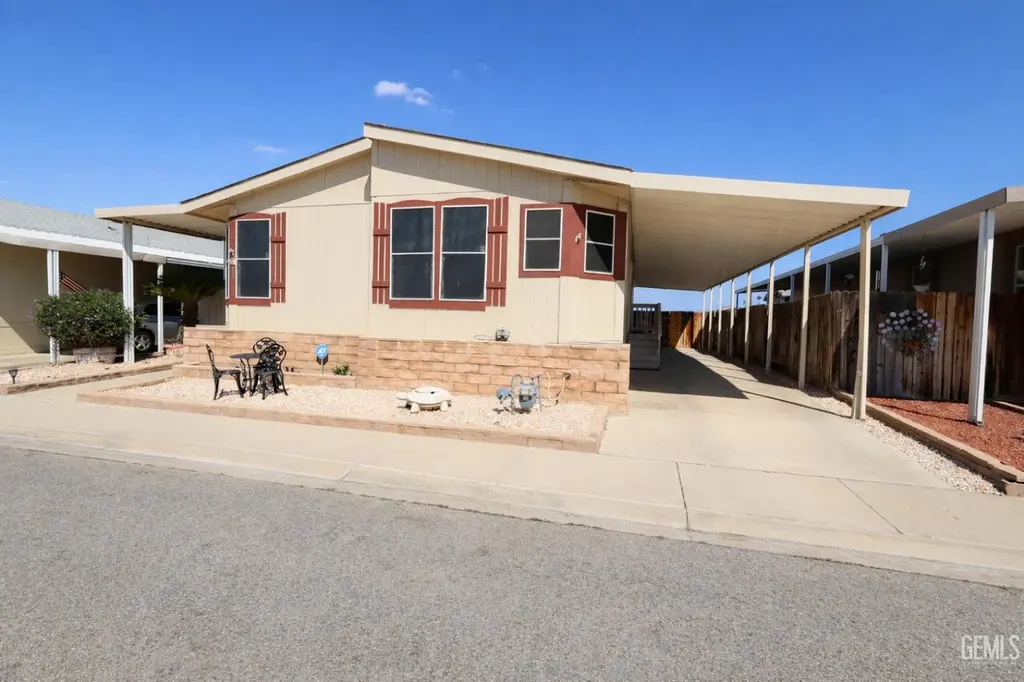 1225 Taft Hwy #55