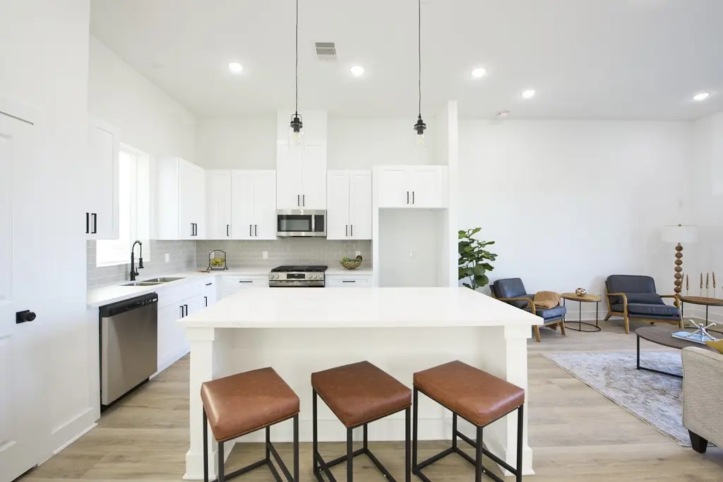 3464 Bremond St