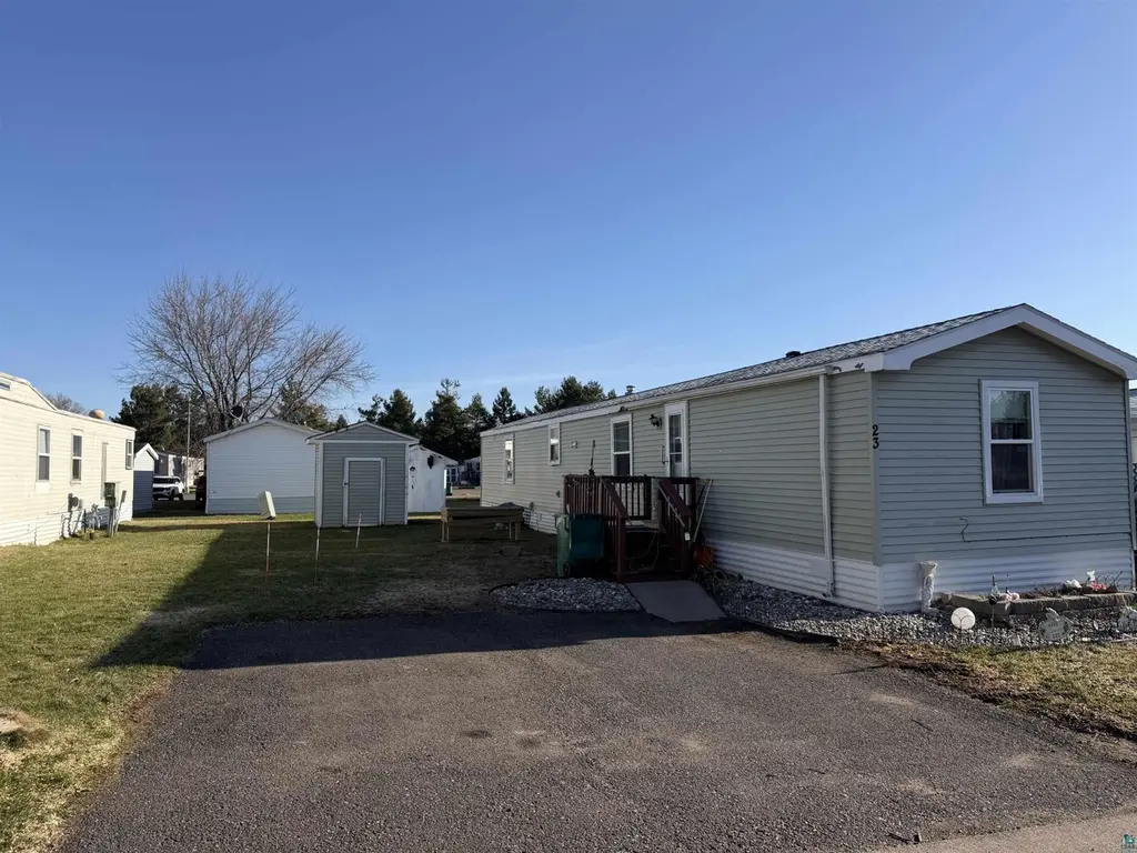 23 Juniper Ln