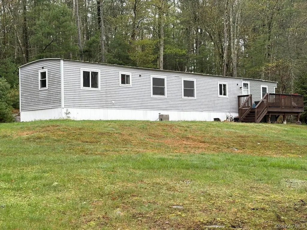 39 Hartung Rd