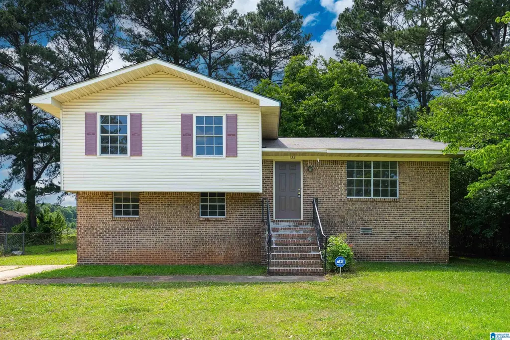 132 Greenridge Rd