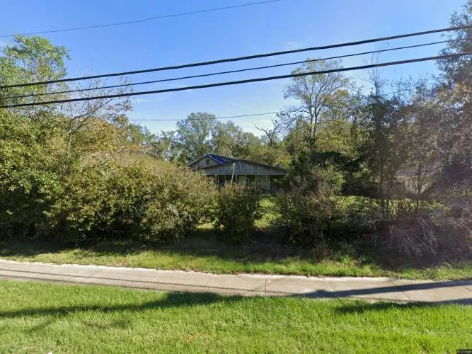 819 J W Davis Dr