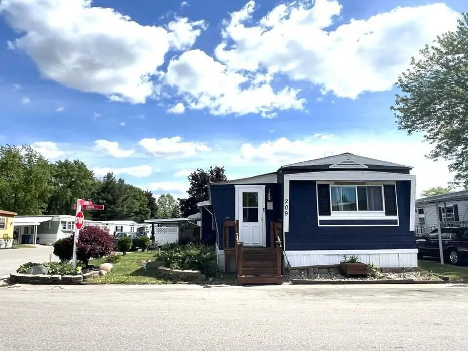 333 E Lakewood Blvd #209