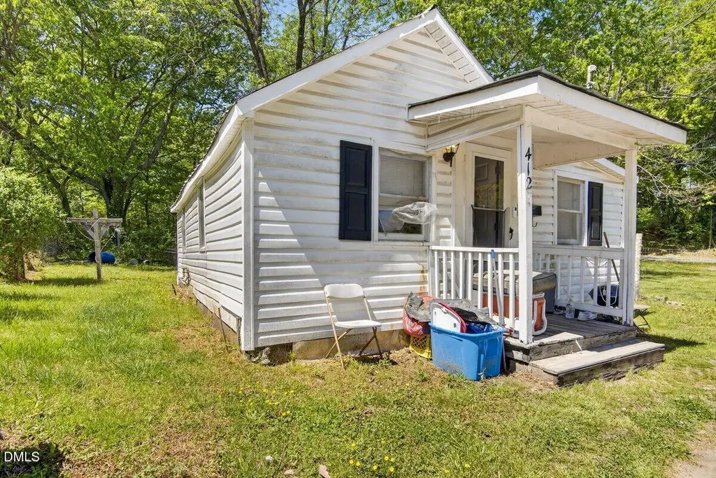 412 Brick St