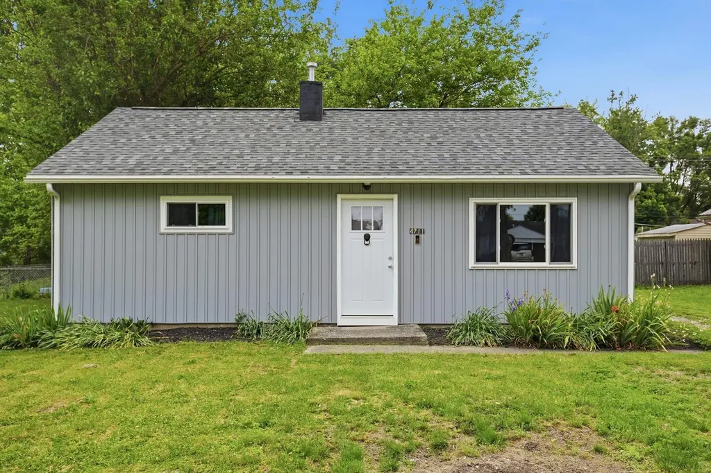 4711 W Cedar Crest Cir