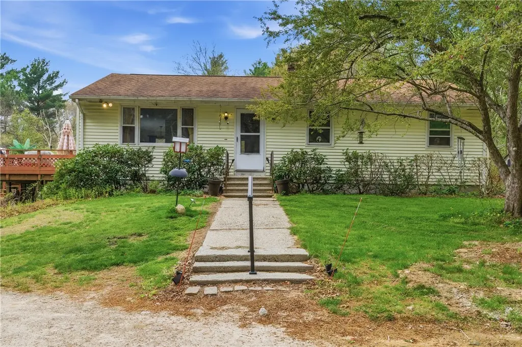 90 Pulaski Rd