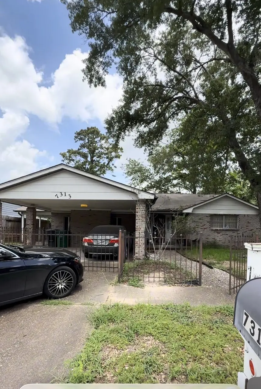7313 Lakewood Dr