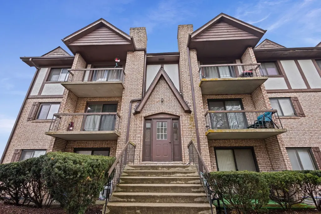 2815 Glenwood Lansing Rd #205