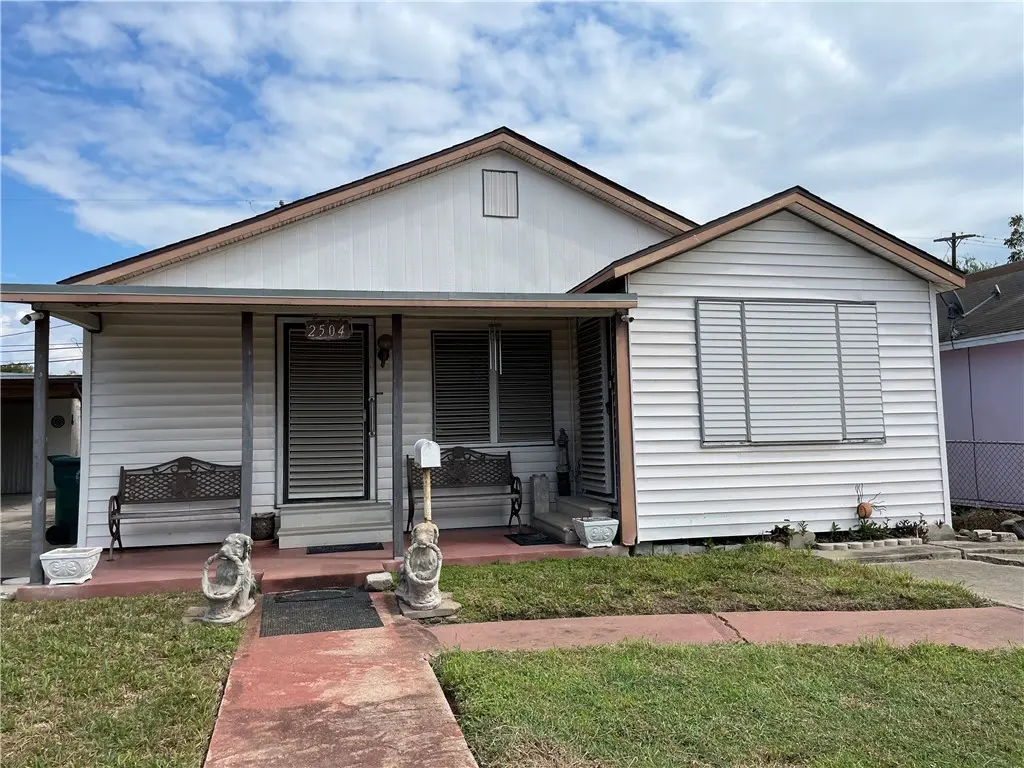 2504 Goliad St