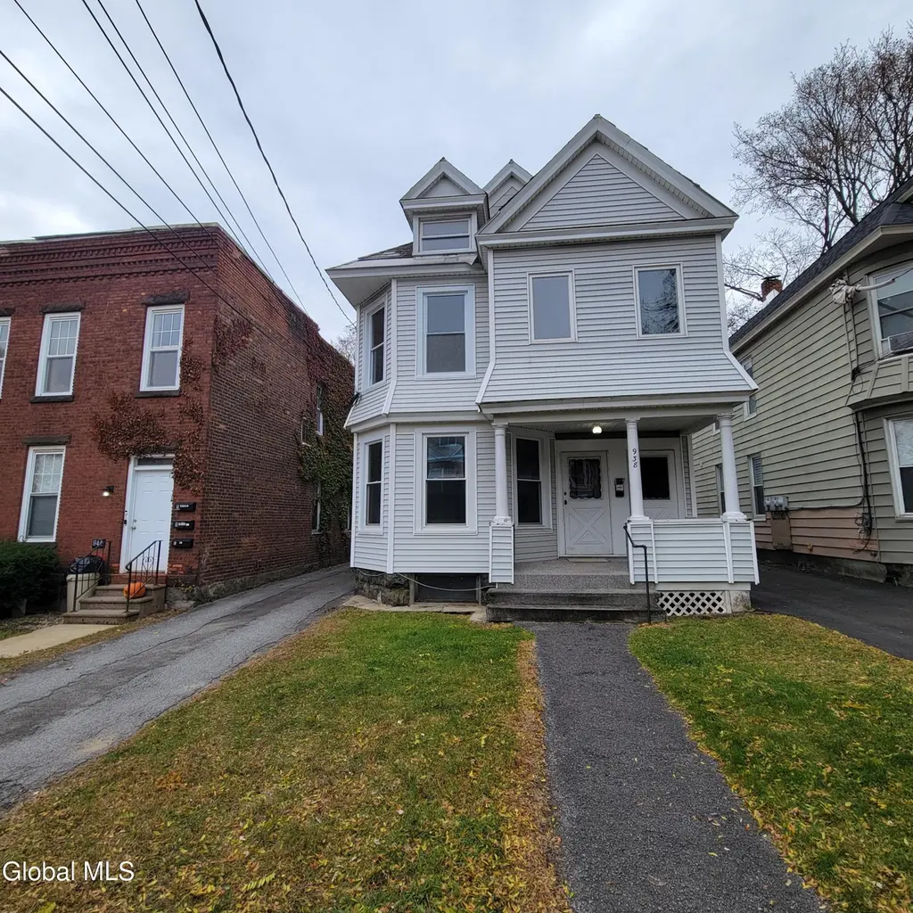 938 Park Ave