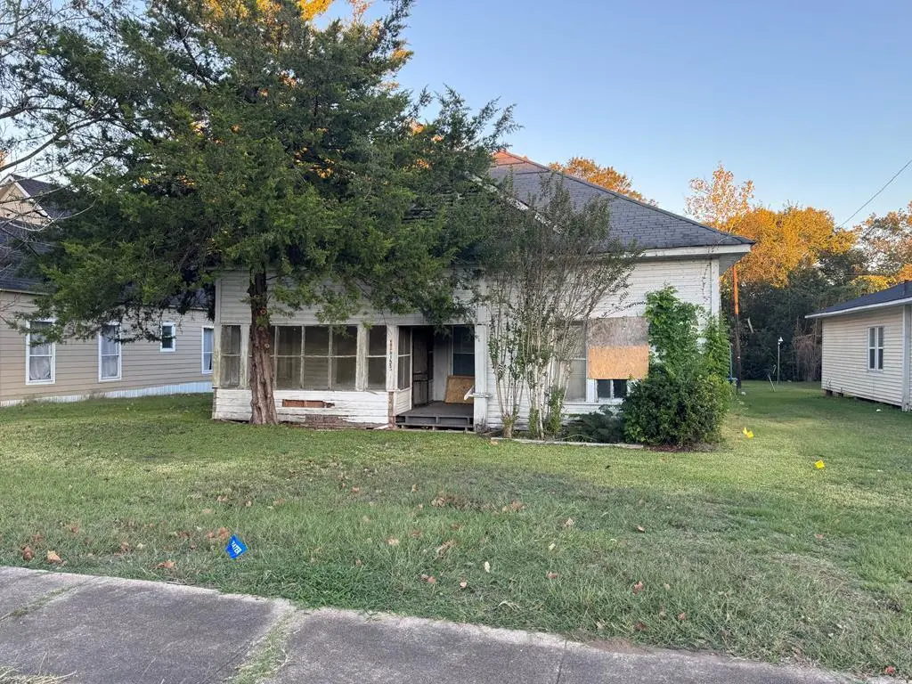 108 Hines St