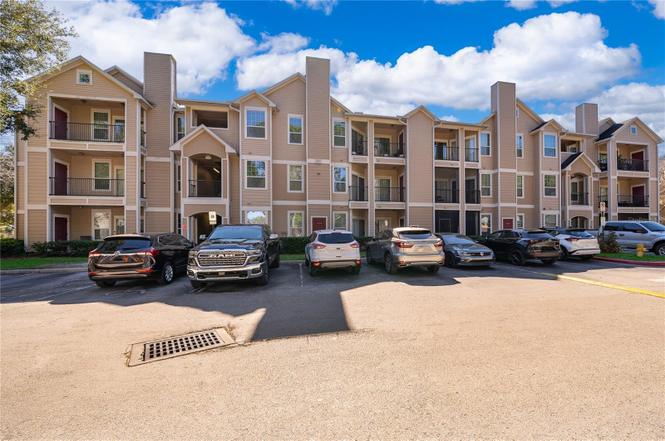 2015 Erving Cir #201