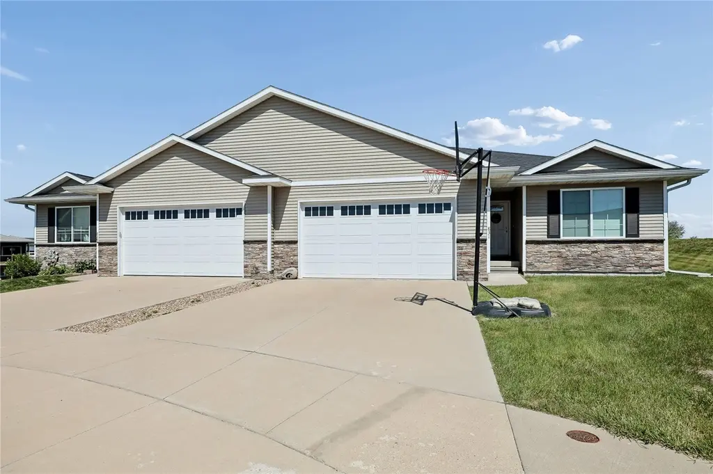 831 Heartland Ct