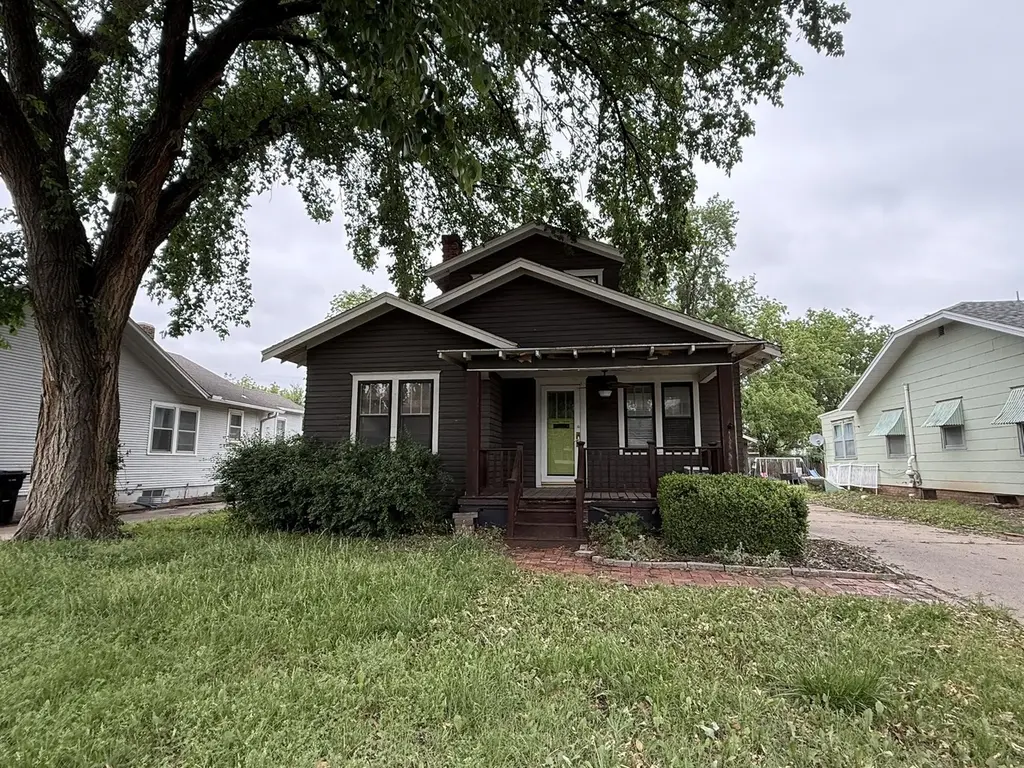 330 W Beloit Ave