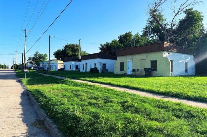 408 NW 3rd St