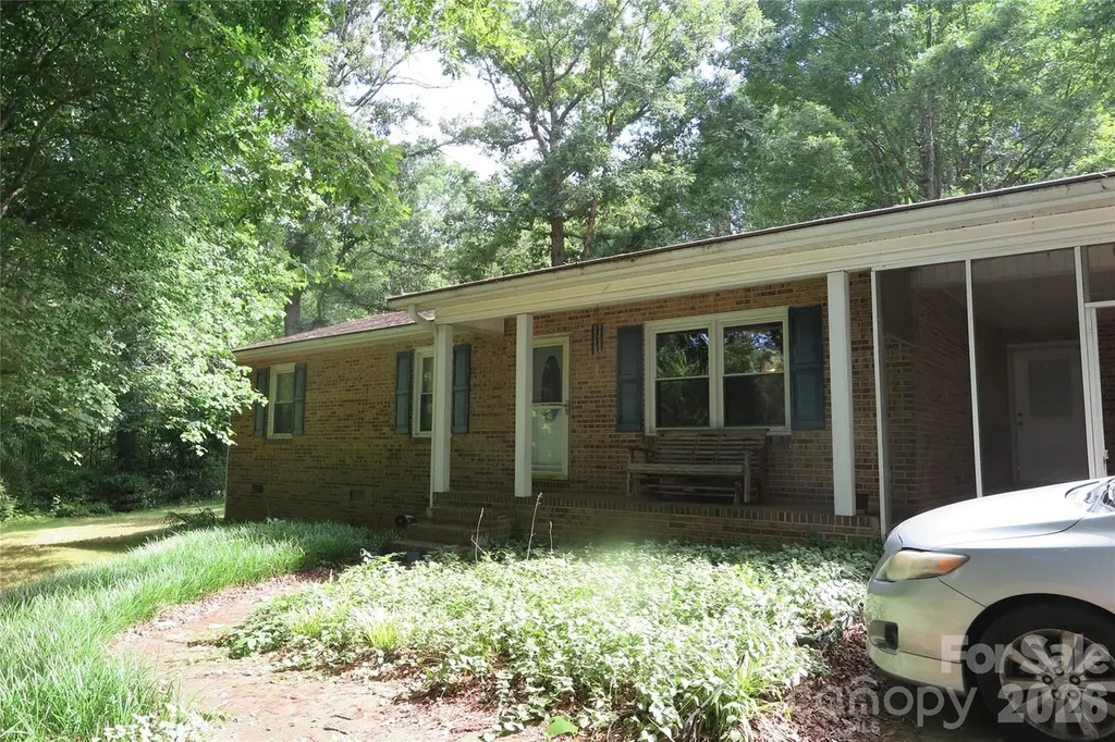 112 Glenn Oaks Dr