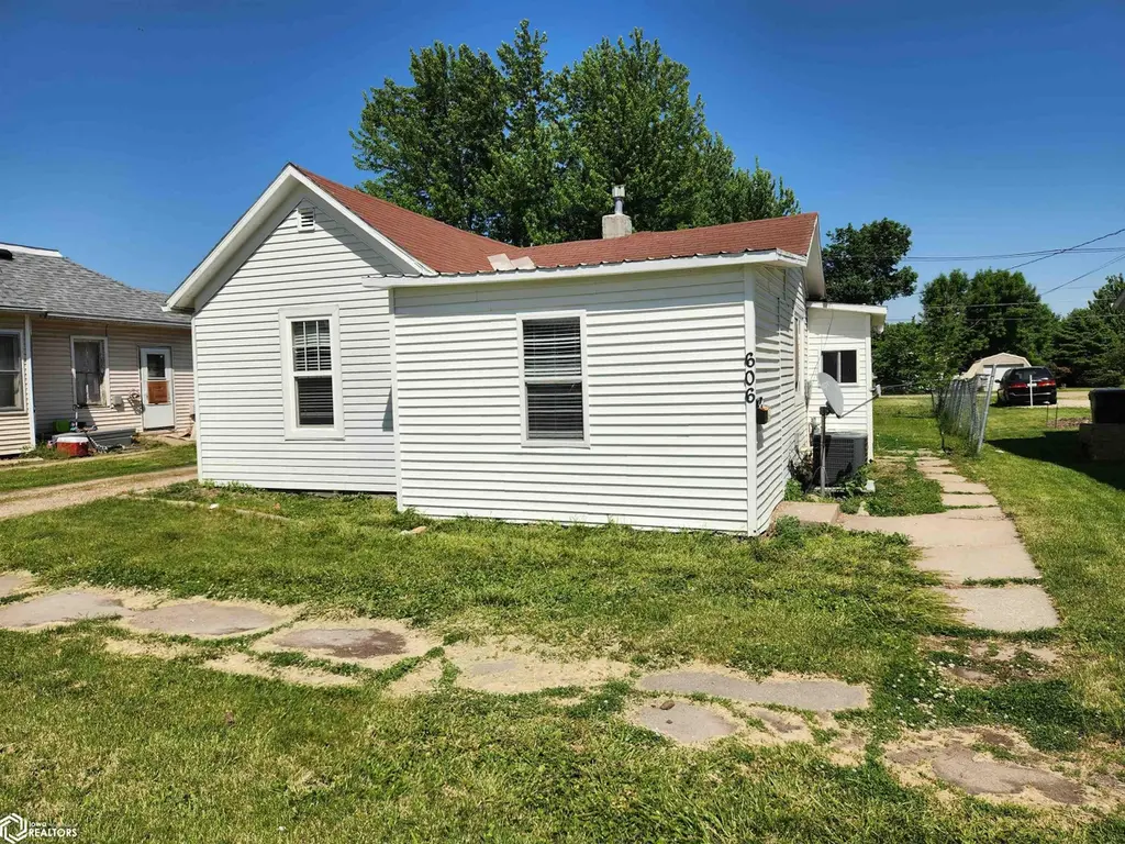 606 Siegel St