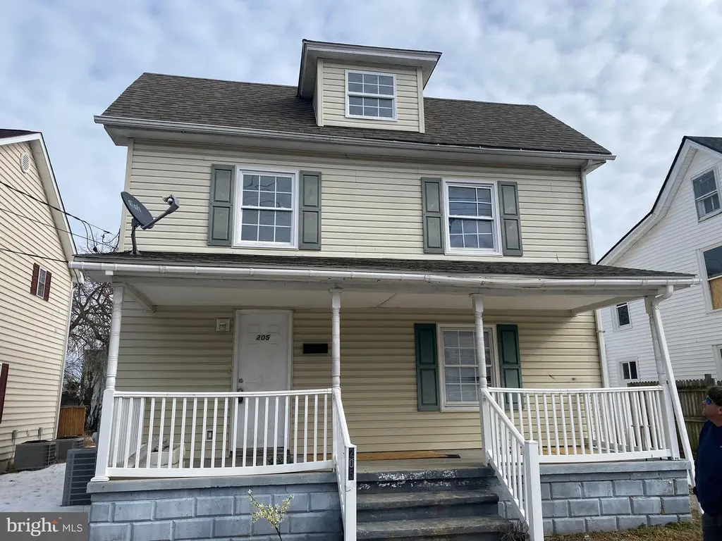 205 N Arch St