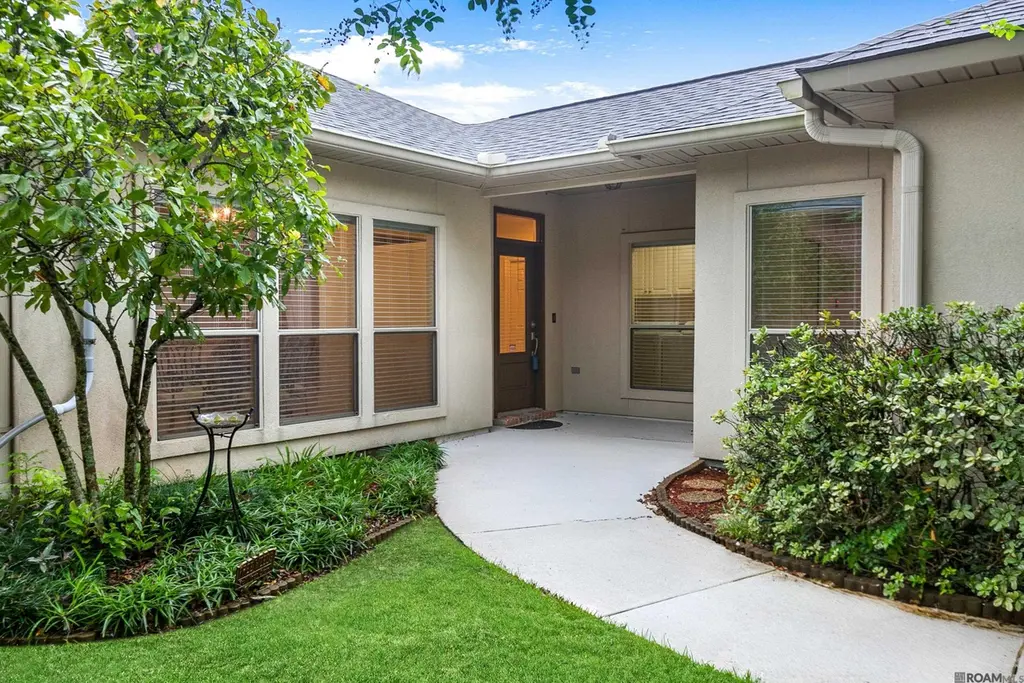 5310 Courtyard Dr