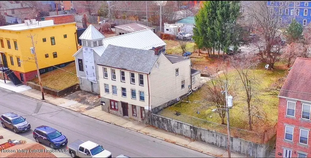 233-235 Columbia St