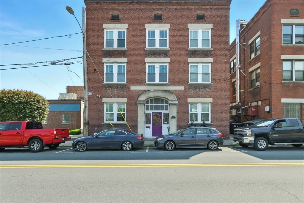 11 Conway St