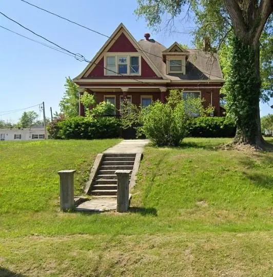430 E 4th St