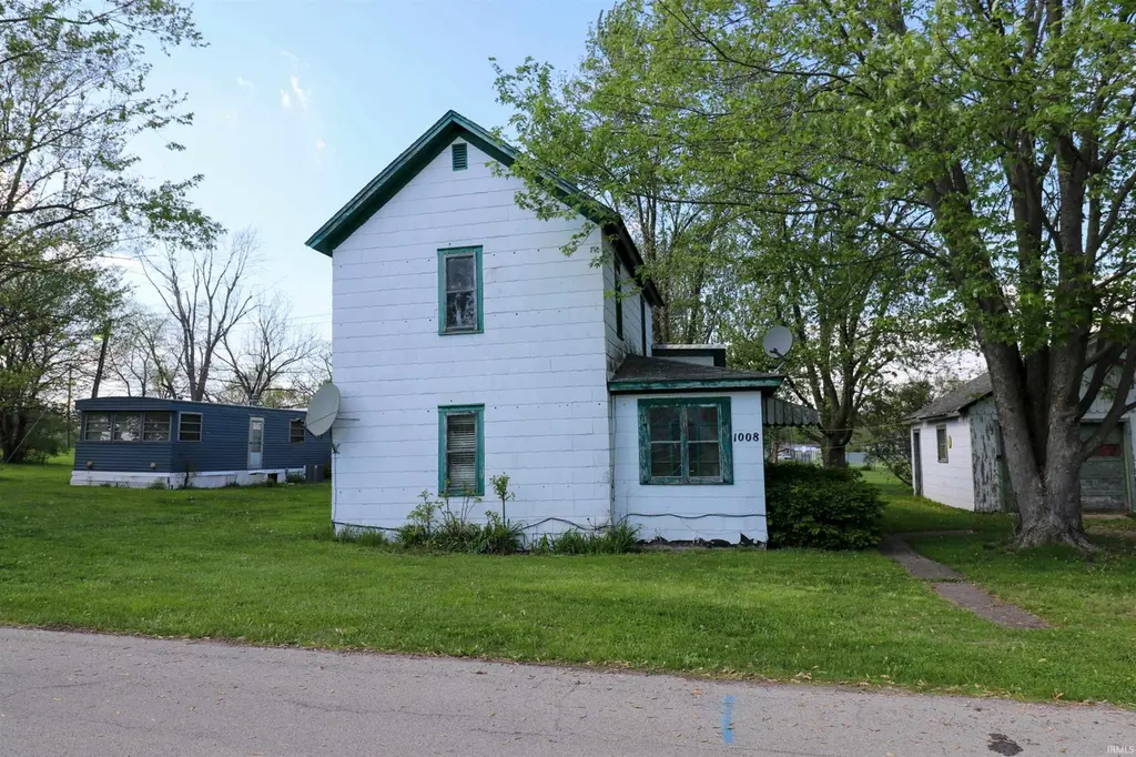 1008 W Elm St
