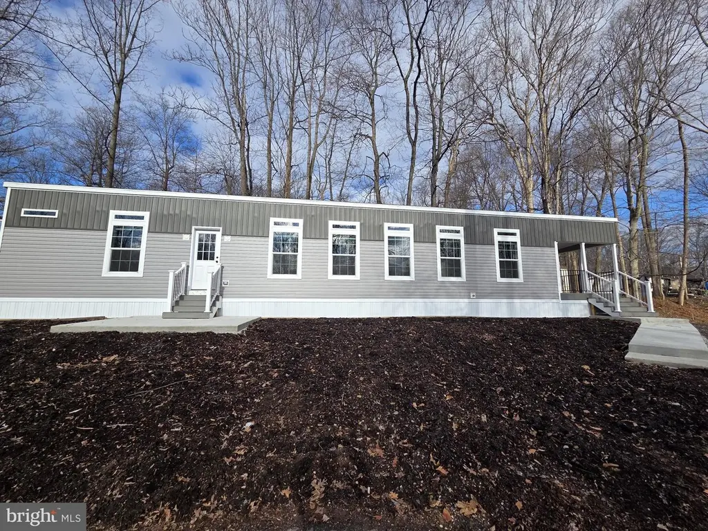 17 Shadywood Dr