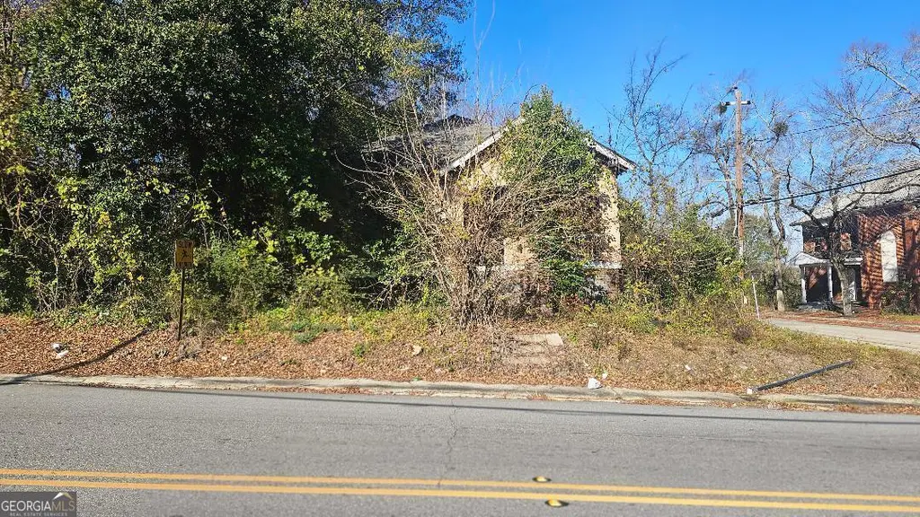 1405 2nd St