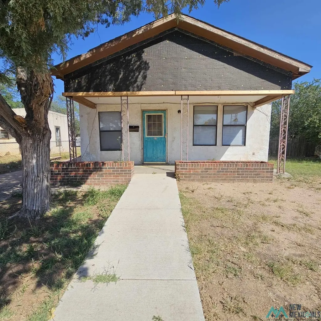 617 S Ave A Ave