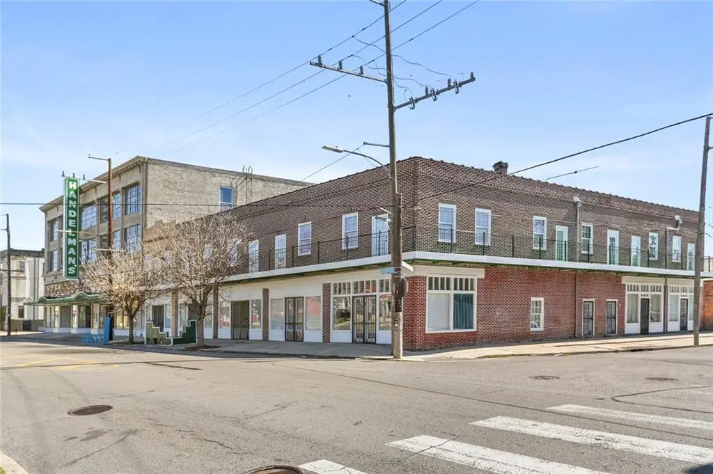 1824 Oretha Castle Haley Blvd #104