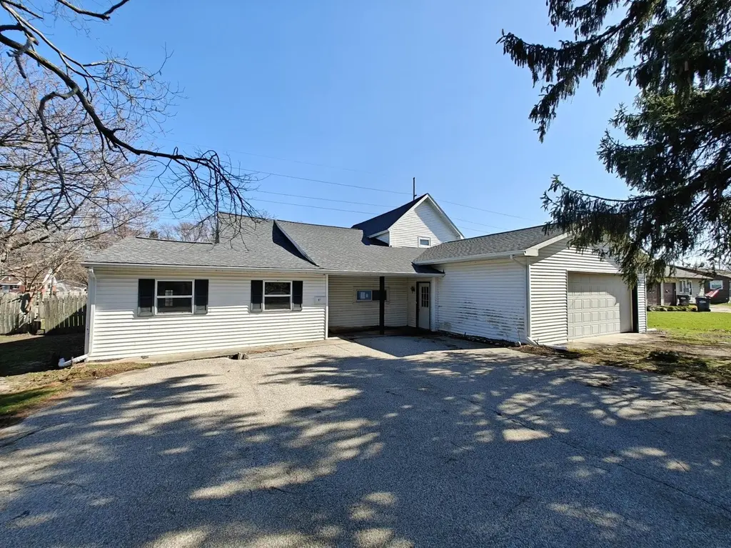 5587 E Karen Ct
