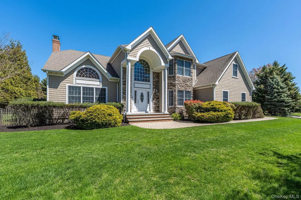 90 Caiola Ct