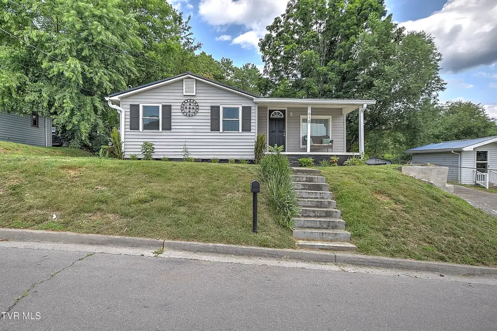 918 Cedar Ave