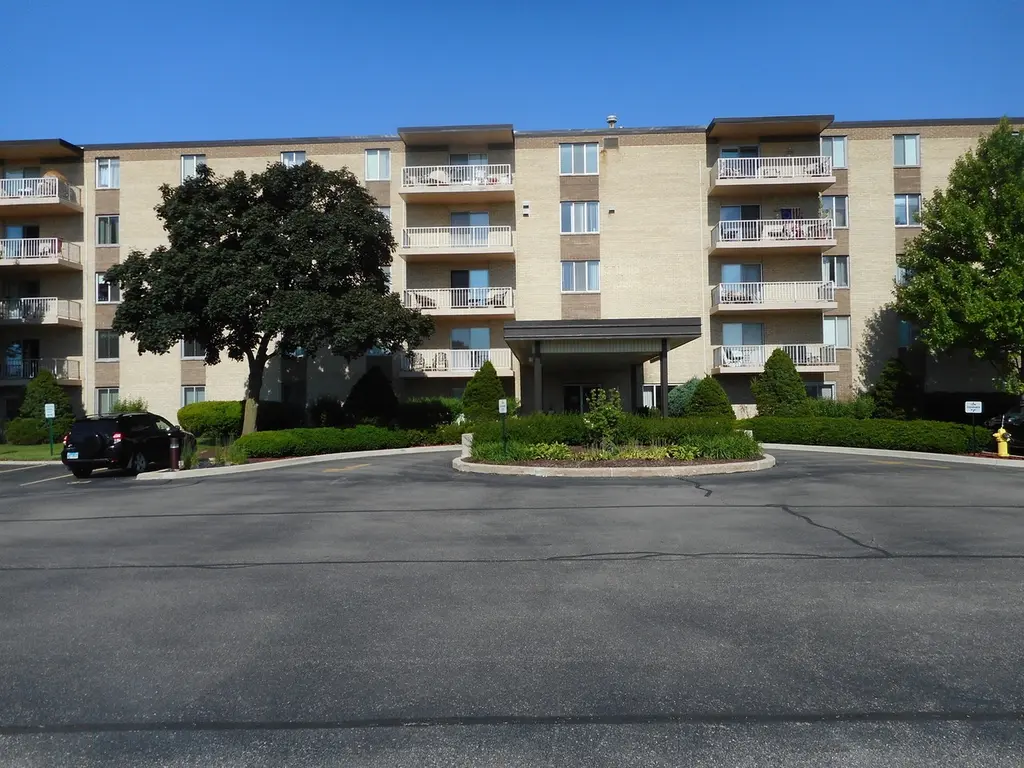 110 W Butterfield Rd Unit 409S