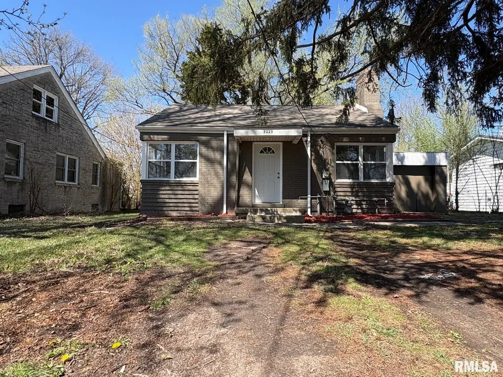 3229 E Enos Ave