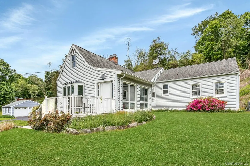 31 Spring St S