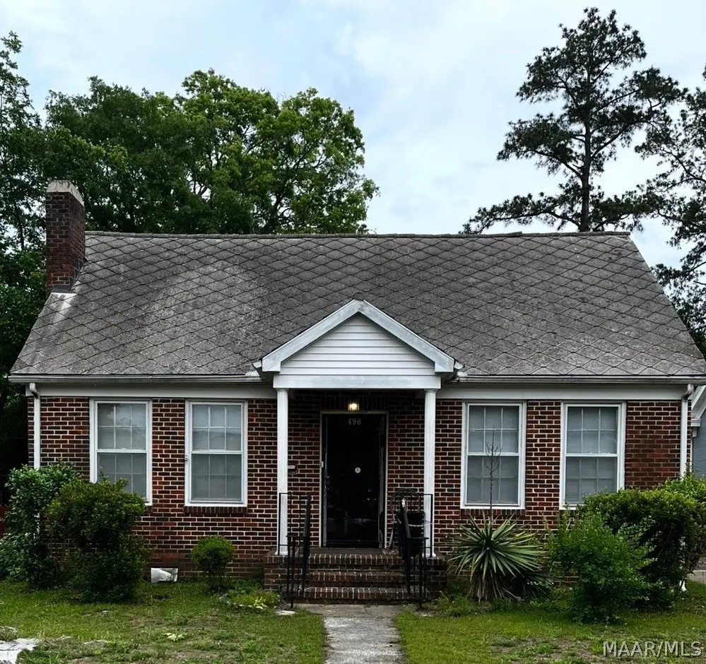 496 King St