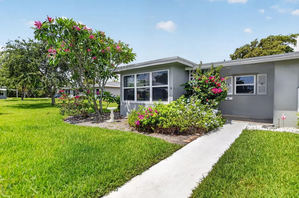 912 South Dr Unit A