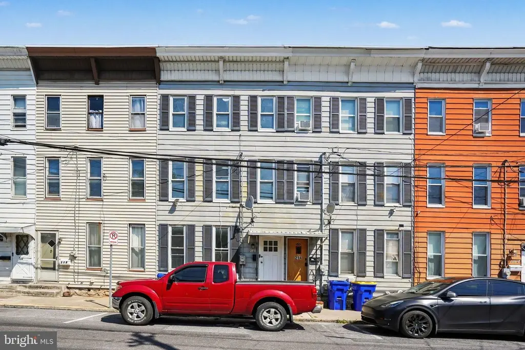 216 W Allen St