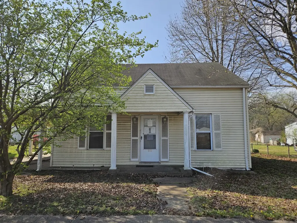 805 W Pine St