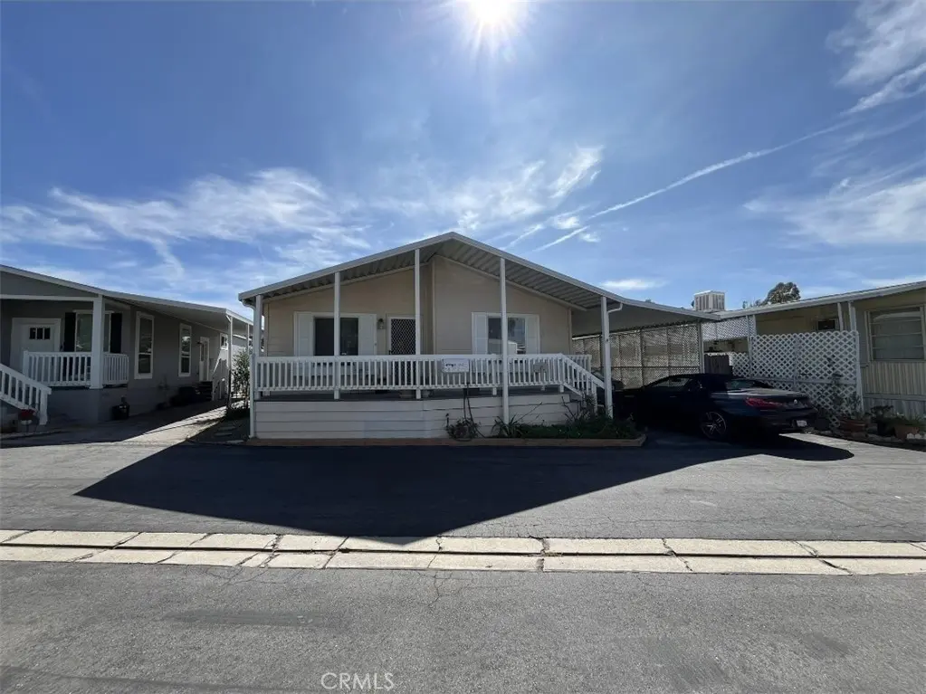 17 Serra Way