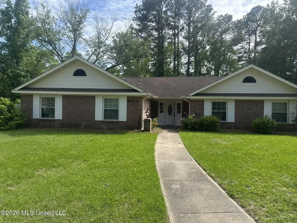 5015 Romany Dr