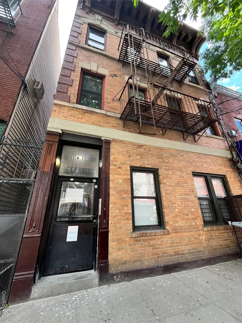 591 Van Nest Ave