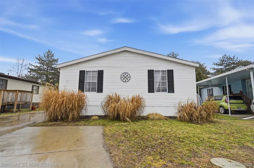 3009 Bay View Dr