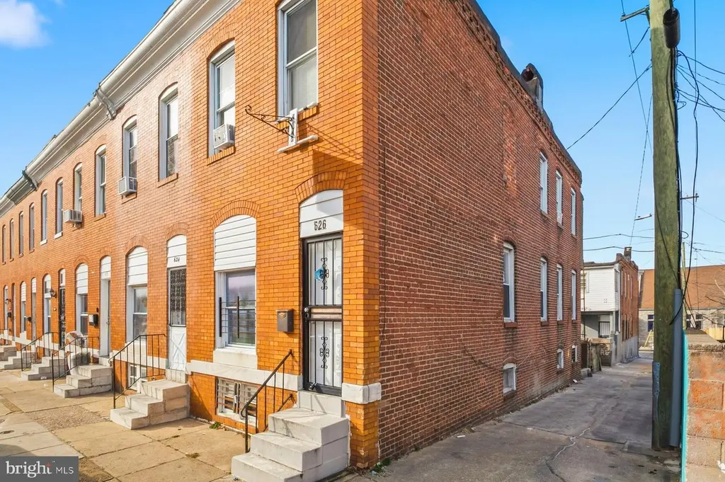 626 N Curley St