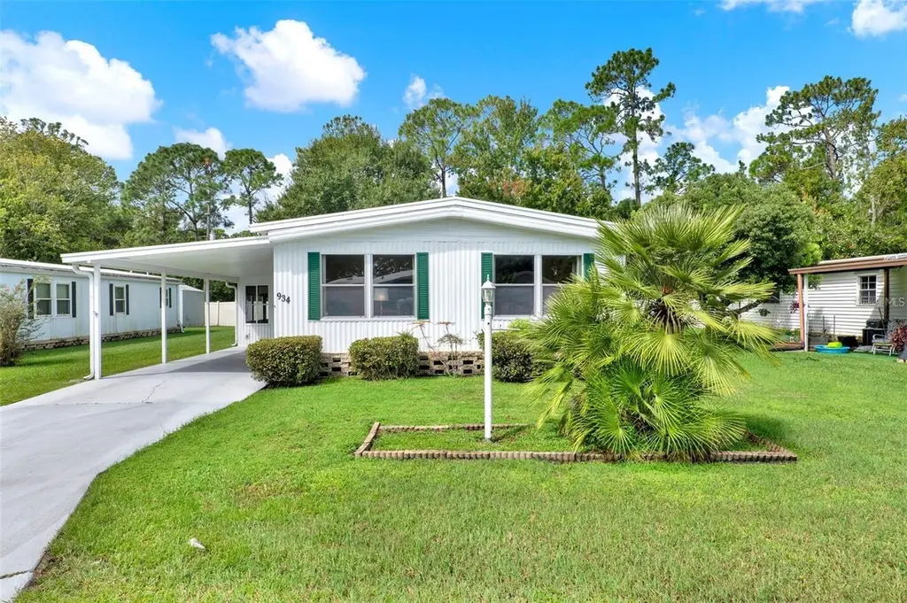 934 Blue Heron Blvd