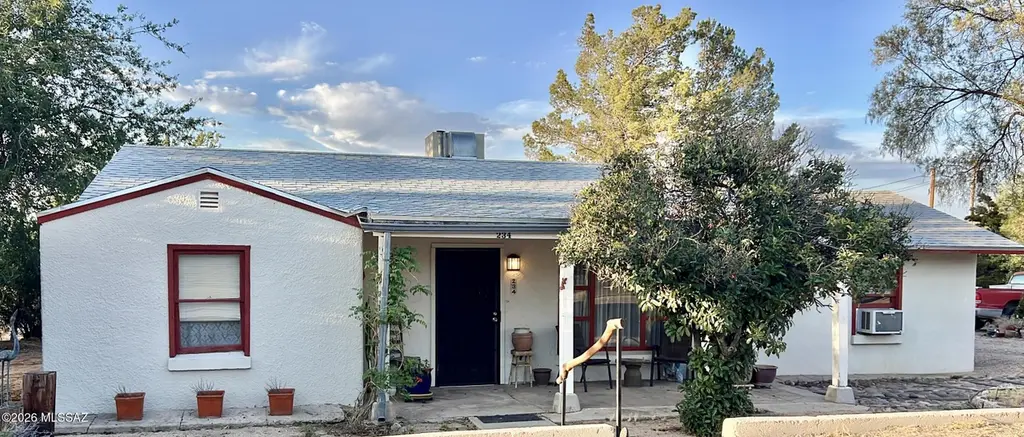 234 W Bonita St