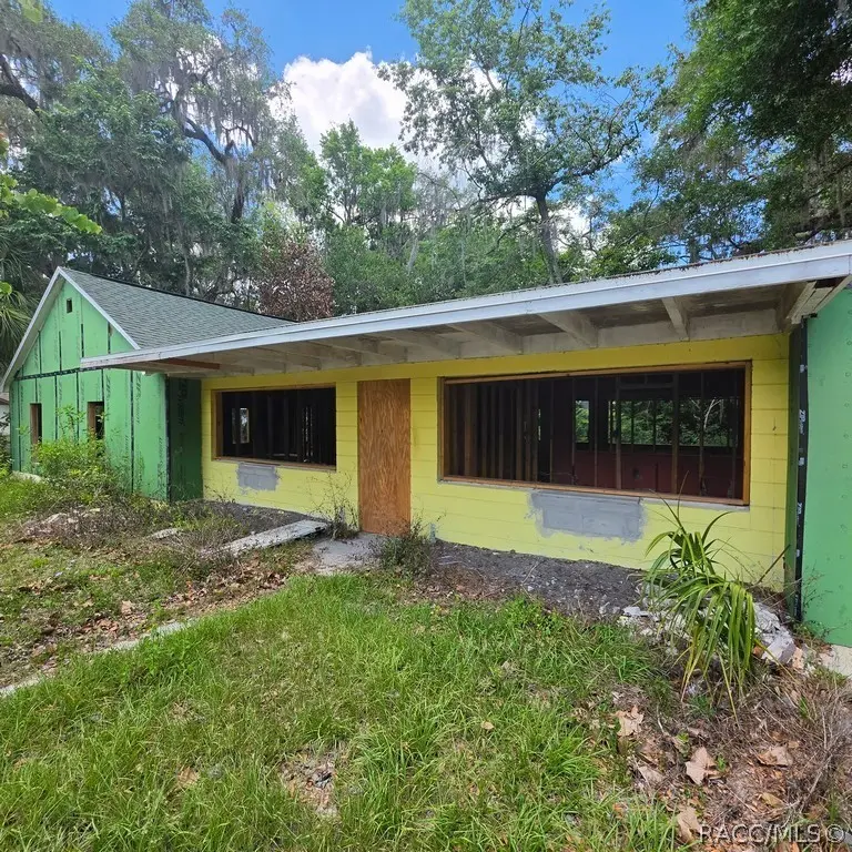 8869 E Ogden Ln